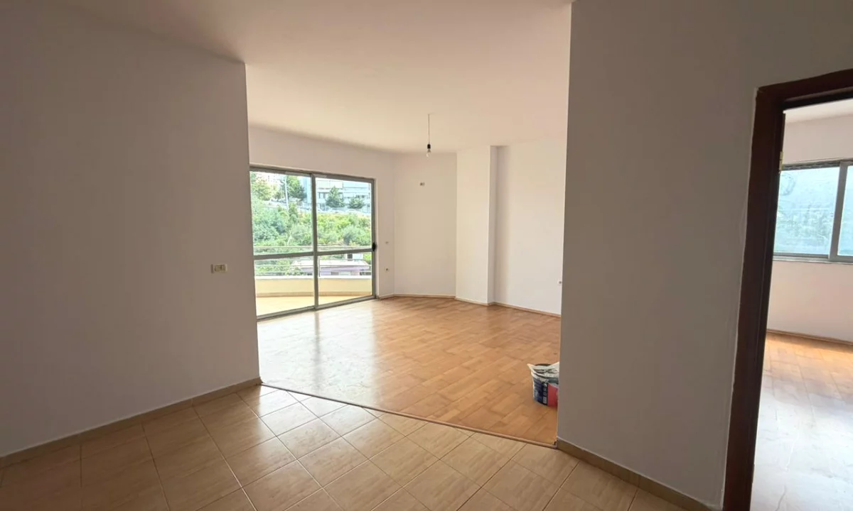 House for Sale Apartment in Tirana, 3+1, Furniture Emty, Payment 174,000  Euro.