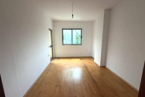 House for Sale Apartment in Tirana, 3+1, Furniture Emty, Payment 174,000  Euro.