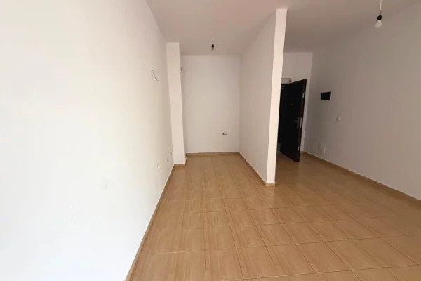 House for Sale Apartment in Tirana, 3+1, Furniture Emty, Payment 174,000  Euro.