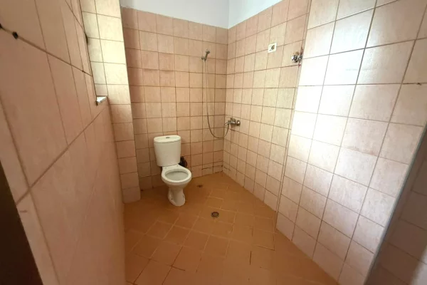 House for Sale Apartment in Tirana, 3+1, Furniture Emty, Payment 174,000  Euro.
