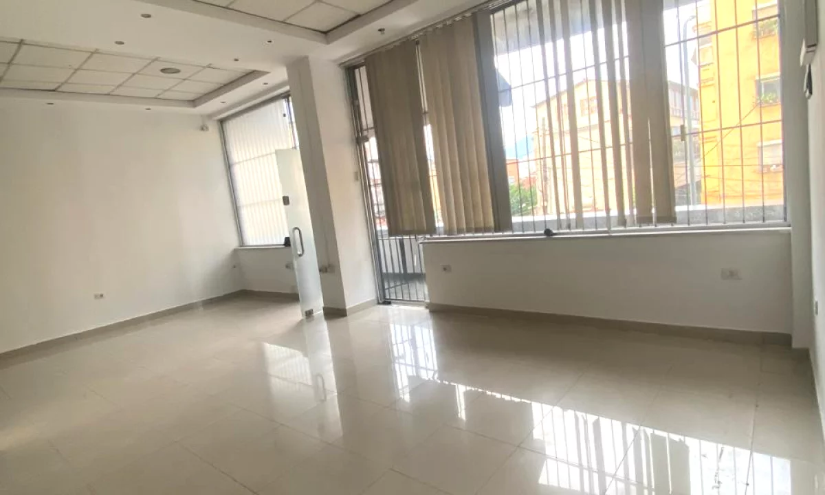 🏢Rruga e Dibres,”Kompleksi Halili”jepet me qera ambient biznesi,60,000Leke (Neto)