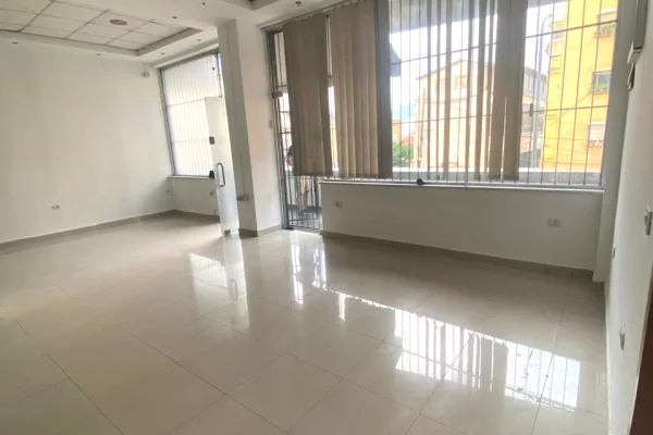 🏢Rruga e Dibres,”Kompleksi Halili”jepet me qera ambient biznesi,60,000Leke (Neto)