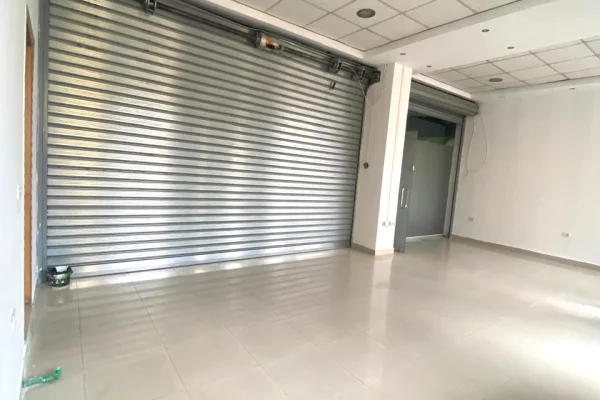 🏢Rruga e Dibres,”Kompleksi Halili”jepet me qera ambient biznesi,60,000Leke (Neto)