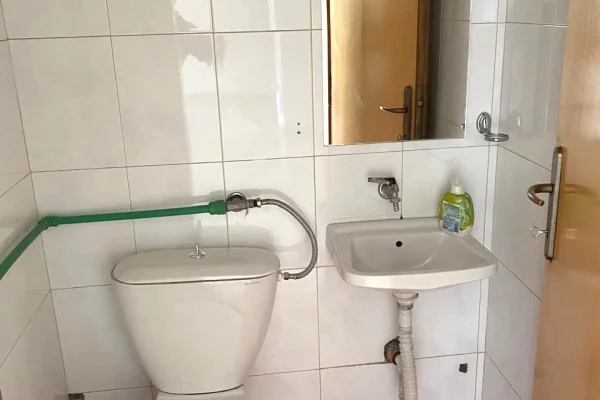 🏢Rruga e Dibres,”Kompleksi Halili”jepet me qera ambient biznesi,60,000Leke (Neto)