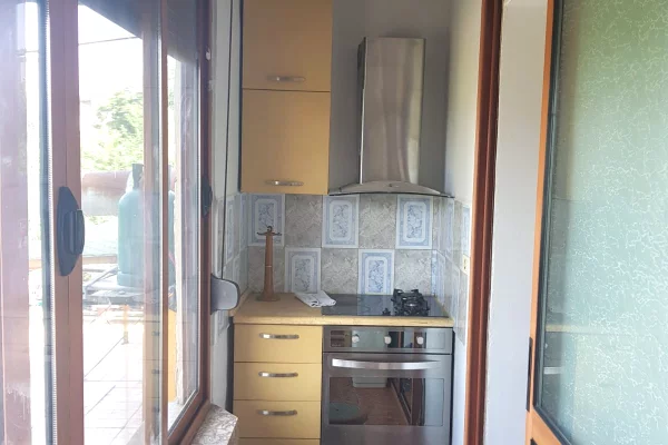 Shtepi ne shitje Apartament ne Tirane, 2+1, Mobilimi E mobiluar, Pagesa 220,000  Euro.