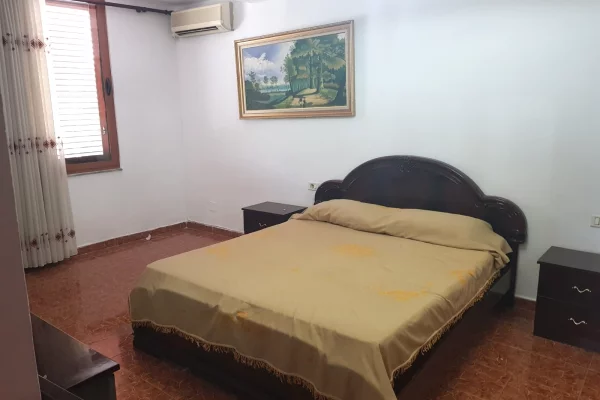 Shtepi ne shitje Apartament ne Tirane, 2+1, Mobilimi E mobiluar, Pagesa 220,000  Euro.