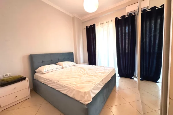 Shtepi me qera Apartament ne Tirane, 2+1, Mobilimi E mobiluar, Pagesa 80,000  Leke.