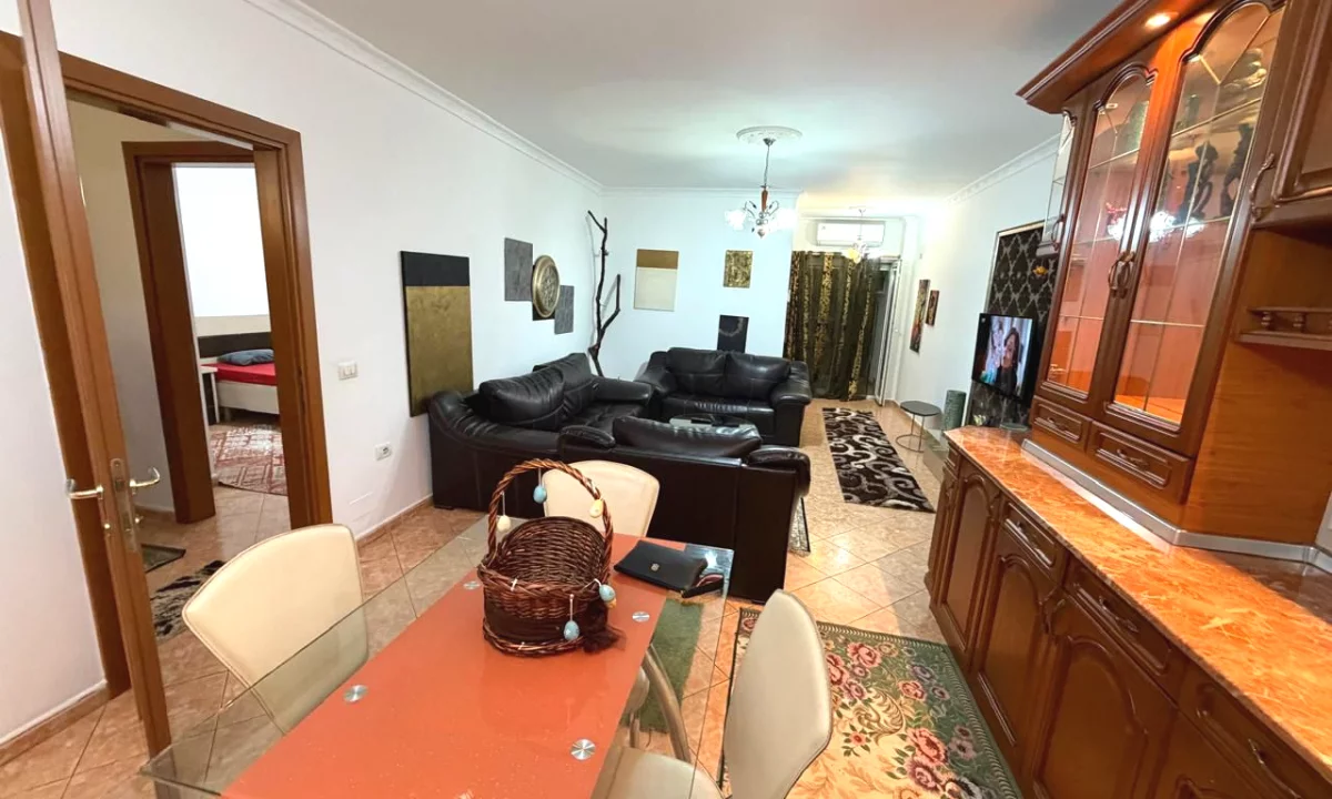 House for Rent Apartment in Tirana, 2+1, Furniture Furnished, Payment 75,000  Leke.
