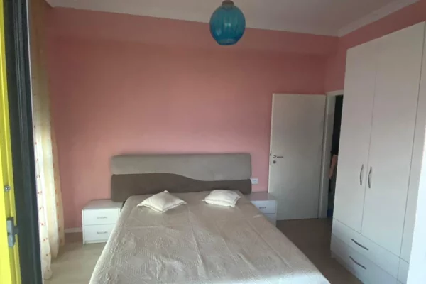 Shtepi me qera Apartament ne Tirane, 2+1, Mobilimi E mobiluar, Pagesa 55,000  Leke.