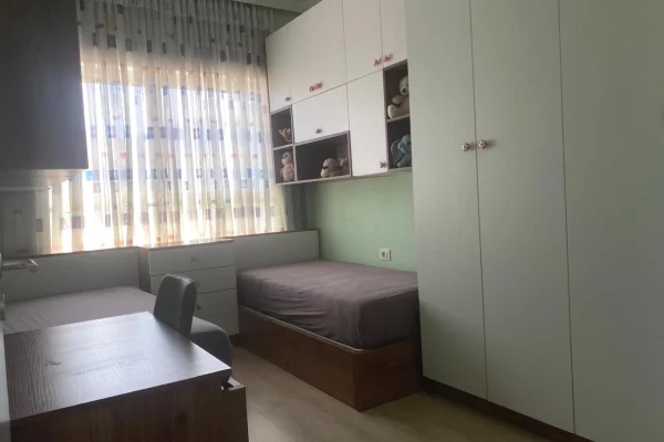 Shtepi me qera Apartament ne Tirane, 2+1, Mobilimi E mobiluar, Pagesa 55,000  Leke.