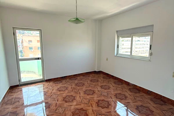 Shtepi me qera Apartament ne Tirane, 2+1, Mobilimi Bosh, pa mobiluar, Pagesa 55,000  Leke.