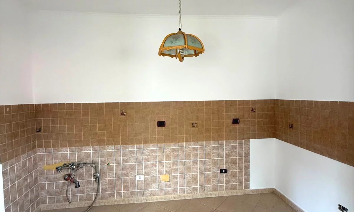 Shtepi me qera Apartament ne Tirane, 2+1, Mobilimi Bosh, pa mobiluar, Pagesa 55,000  Leke.