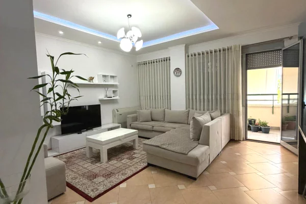 Shtepi me qera Apartament ne Tirane, 2+1, Mobilimi E mobiluar, Pagesa 85,000  Leke.