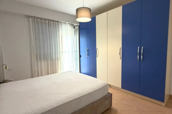 Shtepi me qera Apartament ne Tirane, 2+1, Mobilimi E mobiluar, Pagesa 85,000  Leke.