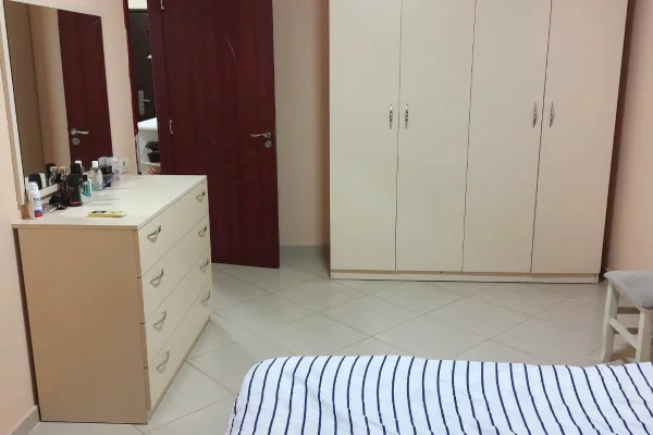 Shtepi me qera Apartament ne Tirane, 1+1, Mobilimi E mobiluar, Pagesa 50,000  Leke.