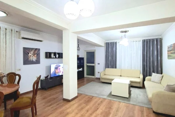 Shtepi me qera Shtepi Private ne Tirane, 2+1, Mobilimi E mobiluar, Pagesa 65,000  Leke.