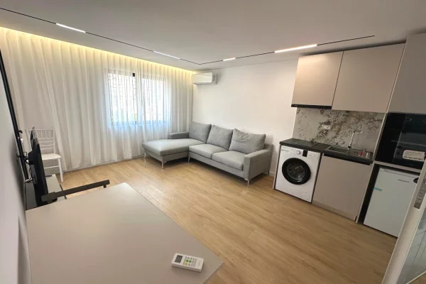 Casa in vendita Appartamento a Tirana, 1+1, Ambiente Arredato, Pagamento 110,000  Euro.