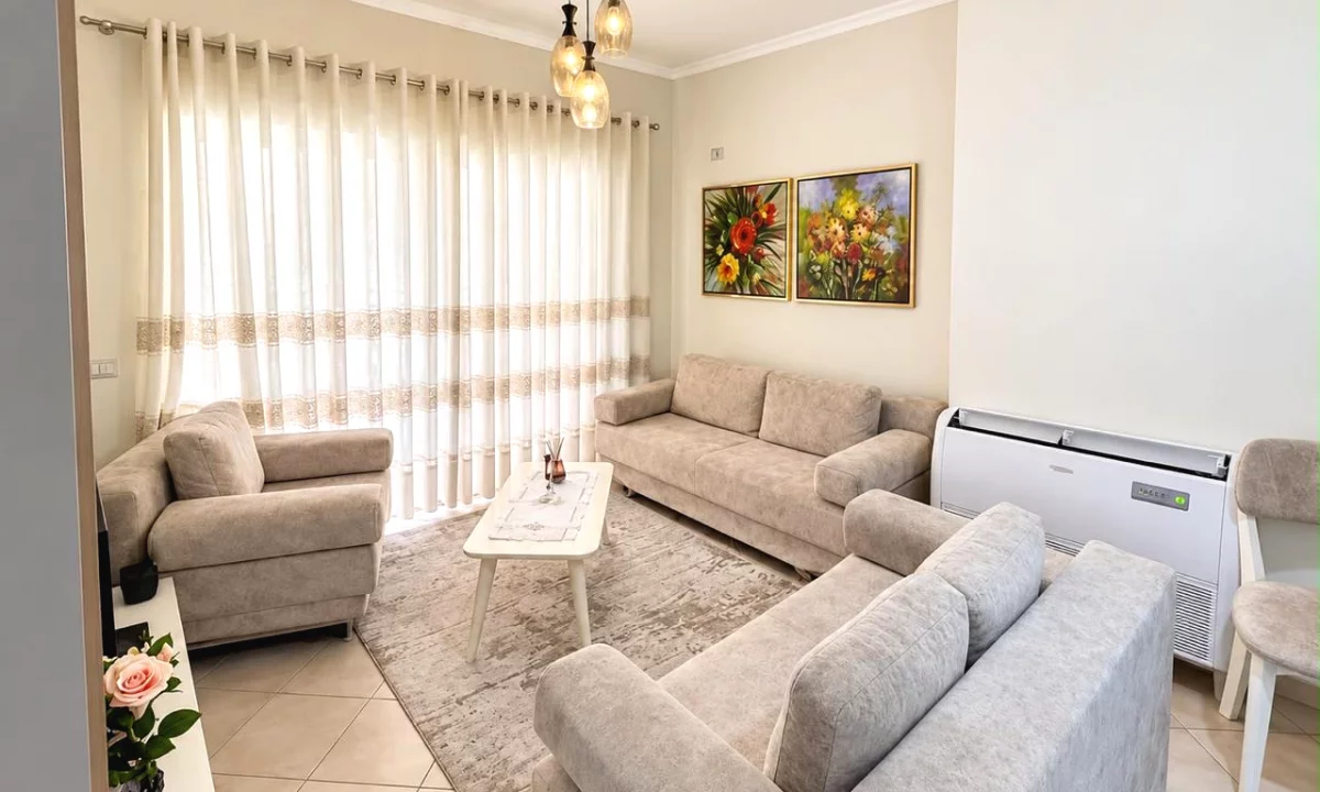 Shtepi me qera Apartament ne Tirane, 2+1, Mobilimi E mobiluar, Pagesa 800  Euro.