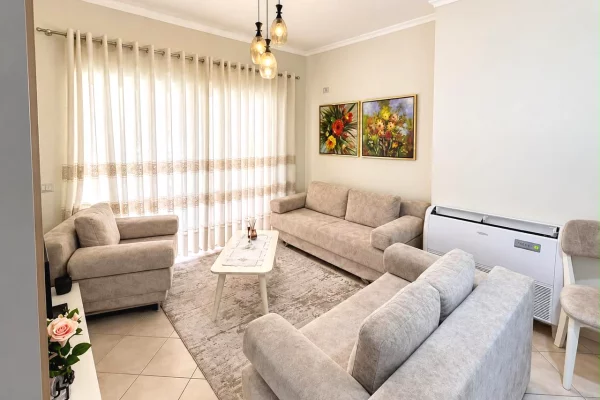 Shtepi me qera 2+1 ne Tirane - 800 Euro