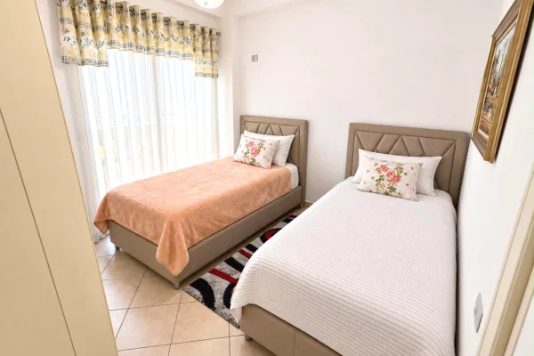 Shtepi me qera Apartament ne Tirane, 2+1, Mobilimi E mobiluar, Pagesa 800  Euro.
