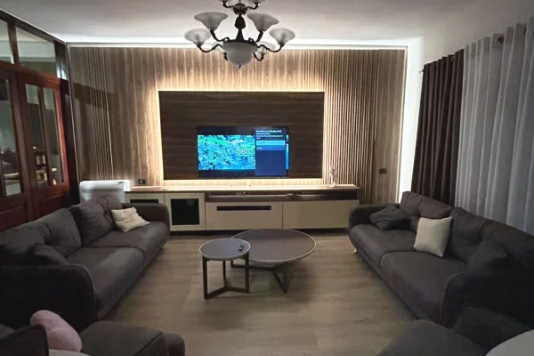 Shtepi me qera 5+1 ne Tirane - 3,000,000 Leke