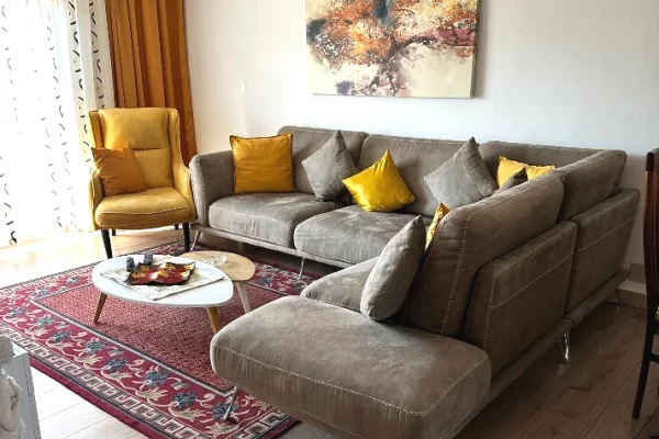 Shtepi me qera 2+1 ne Tirane - 60,000 Leke