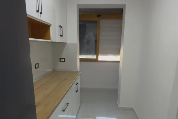 Shtepi me qera Apartament ne Tirane, 2+1, Mobilimi E mobiluar, Pagesa 60,000  Leke.