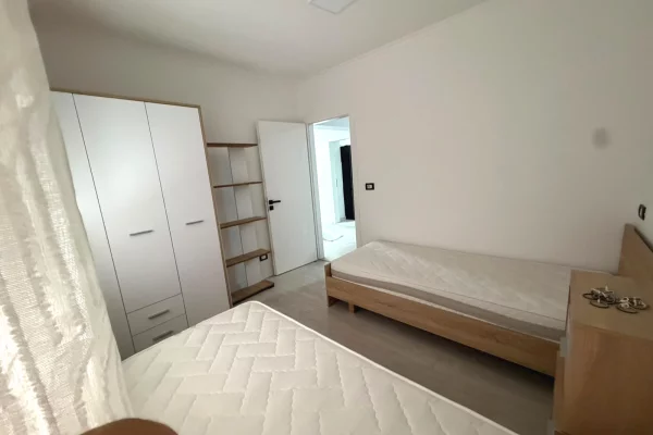 Shtepi me qera Apartament ne Tirane, 2+1, Mobilimi E mobiluar, Pagesa 60,000  Leke.