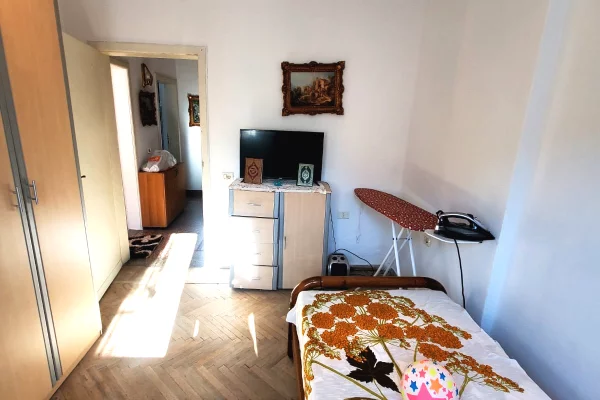 Shtepi me qera Apartament ne Tirane, 2+1, Mobilimi E mobiluar, Pagesa 50,000  Leke.