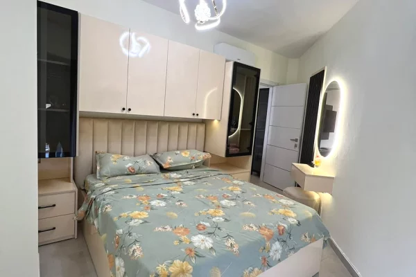 Shtepi me qera Apartament ne Tirane, 1+1, Mobilimi E mobiluar, Pagesa 75,000  Leke.