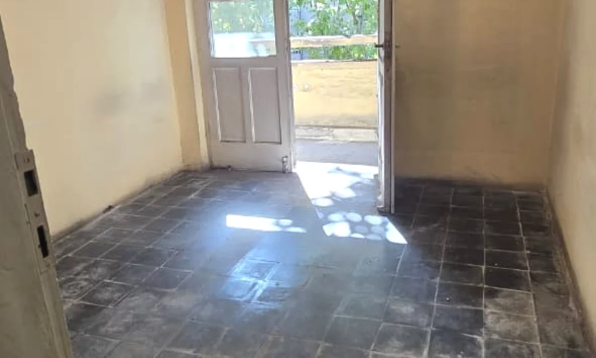 Shtepi ne shitje Apartament ne Tirane, 2+1, Mobilimi Bosh, pa mobiluar, Pagesa 195,000  Euro.