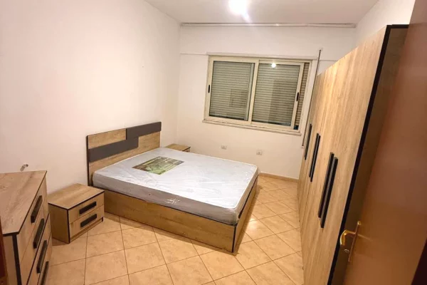 Shtepi me qera Apartament ne Tirane, 2+1, Mobilimi E mobiluar, Pagesa 700  Euro.