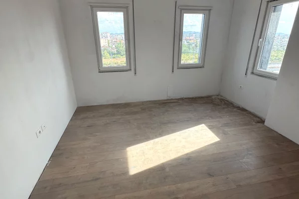 Shtepi me qera 2+1 ne Tirane - 40,000 Leke