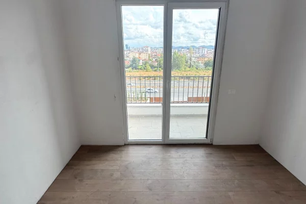 Shtepi me qera Apartament ne Tirane, 2+1, Mobilimi Pjeserisht e mobiluar, Pagesa 40,000  Leke.