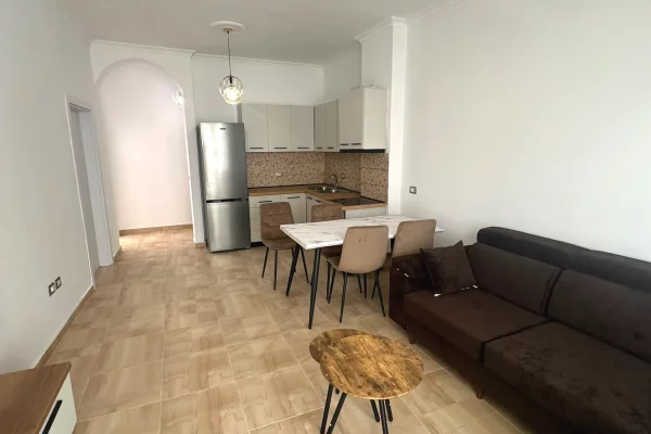 Shtepi me qera Apartament ne Tirane, 3+1, Mobilimi E mobiluar, Pagesa 70,000  Leke.
