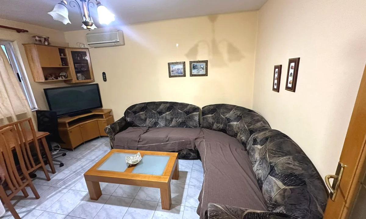 Shtepi me qera Apartament ne Tirane, 2+1, Mobilimi E mobiluar, Pagesa 60,000  Leke.