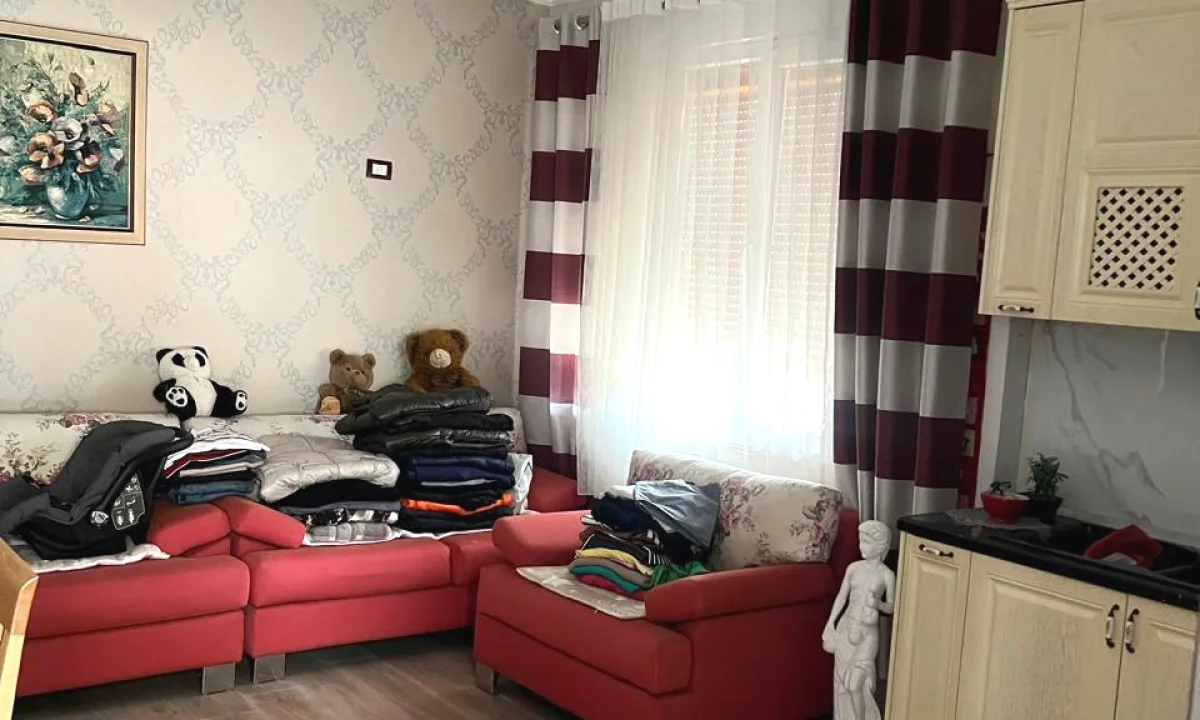 Shtepi me qera Vila Luksoze ne Tirane, 1+1, Mobilimi E mobiluar, Pagesa 45,000  Leke.