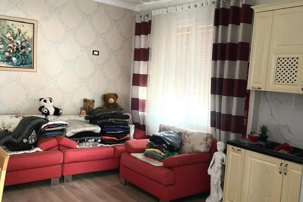 Shtepi me qera 1+1 ne Tirane - 45,000 Leke