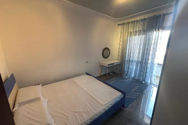 Shtepi me qera Apartament ne Tirane, 2+1, Mobilimi E mobiluar, Pagesa 90,000  Leke.