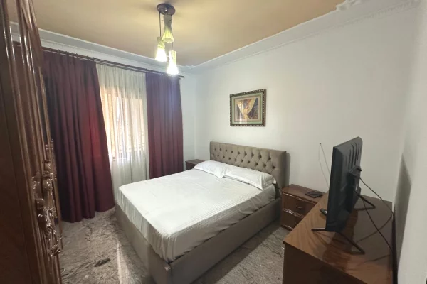 Shtepi me qera Apartament ne Tirane, 2+1, Mobilimi E mobiluar, Pagesa 90,000  Leke.