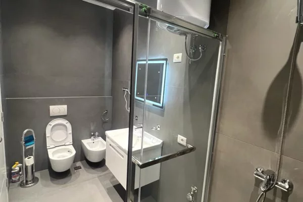 Shtepi me qera Apartament ne Tirane, 2+1, Mobilimi E mobiluar, Pagesa 115,000  Leke.