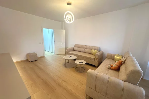 Shtepi me qera Apartament ne Tirane, 2+1, Mobilimi E mobiluar, Pagesa 1,000  Euro.