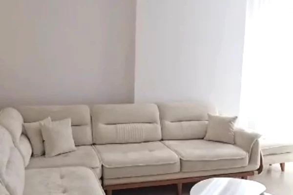 🏢Perballe Spitalit Amerikan 3 jepet me qera apartament 2+1,i mobiluar 60,000leke