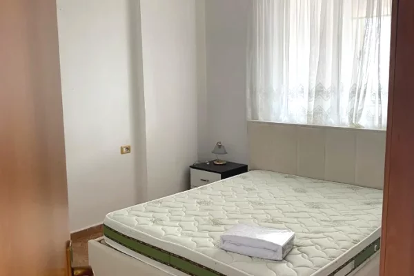 Shtepi me qera Apartament ne Tirane, 1+1, Mobilimi E mobiluar, Pagesa 55,000  Leke.