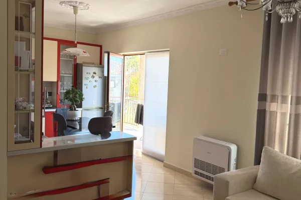 Shtepi me qera Apartament ne Tirane, 2+1, Mobilimi E mobiluar, Pagesa 60,000  Leke.