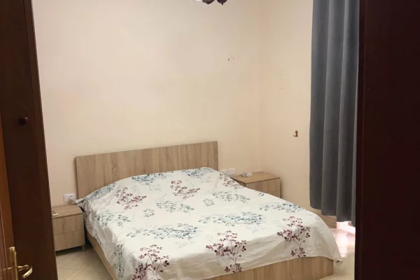 Shtepi me qera Apartament ne Tirane, 2+1, Mobilimi E mobiluar, Pagesa 60,000  Leke.