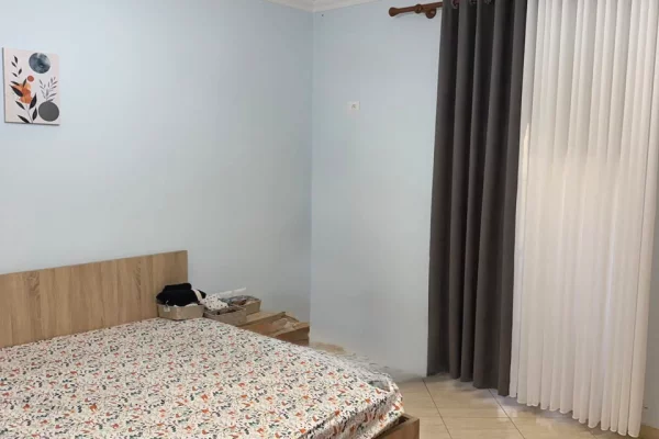Shtepi me qera Apartament ne Tirane, 2+1, Mobilimi E mobiluar, Pagesa 60,000  Leke.
