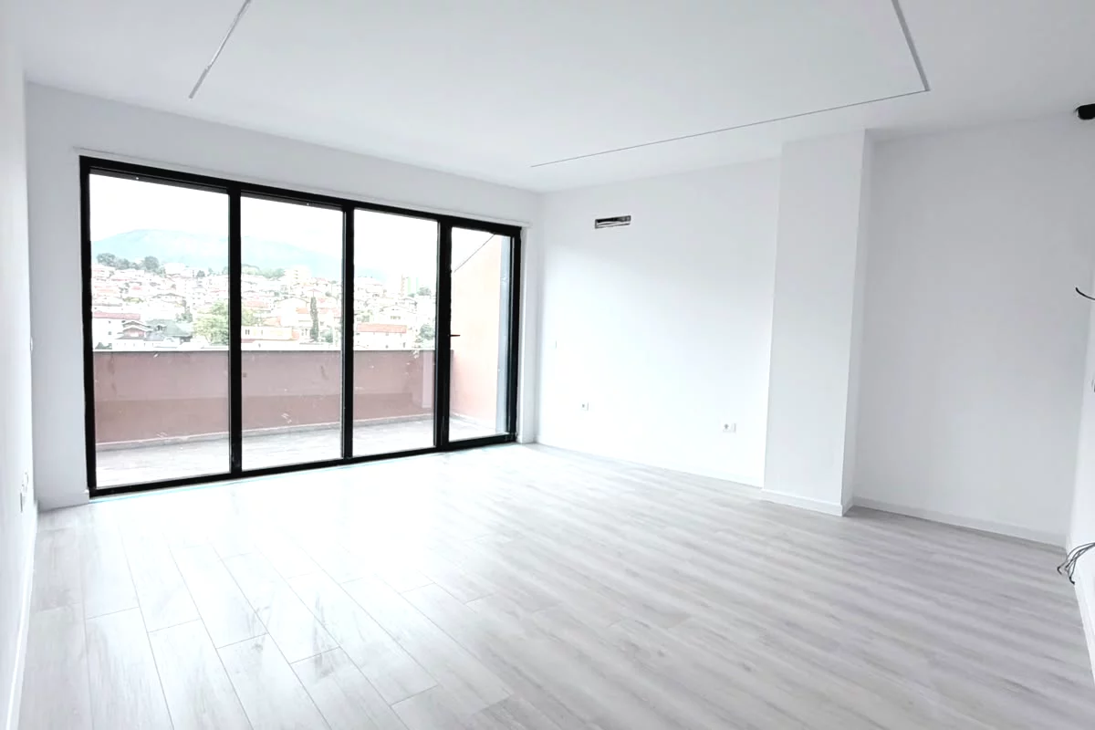 Shtepi ne shitje Apartament ne Tirane, 2+1, Mobilimi Bosh, pa mobiluar, Pagesa 200,000  Euro.