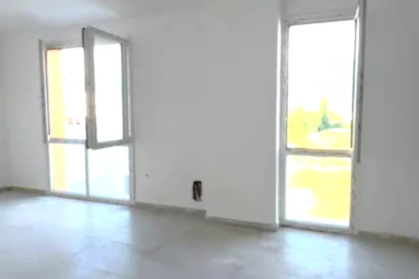 Shtepi me qera Apartament ne Tirane, 2+1, Mobilimi Bosh, pa mobiluar, Pagesa 65,000  Leke.