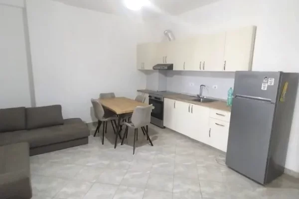 Ne zonen e Liqenit te Thate jepet me qera apartament 1+1+post parkimi,i mobiluar  55,000Leke    
